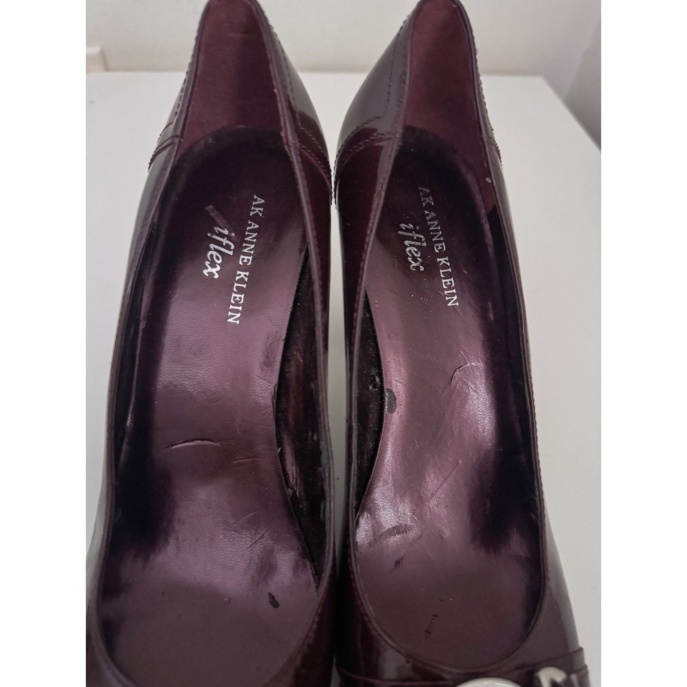 Anne Klein iFlex Burgundy Patent Leather Kiltie Fringe Block Heel Pumps 8.5M - Picture 5 of 8